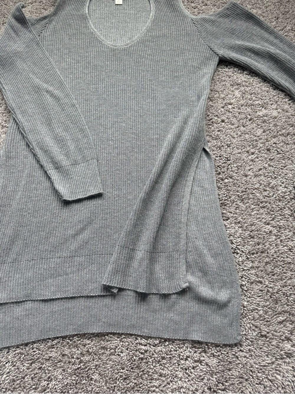 Cold-Shoulder Ribbed Knit Sweater - Picture 3 of 5